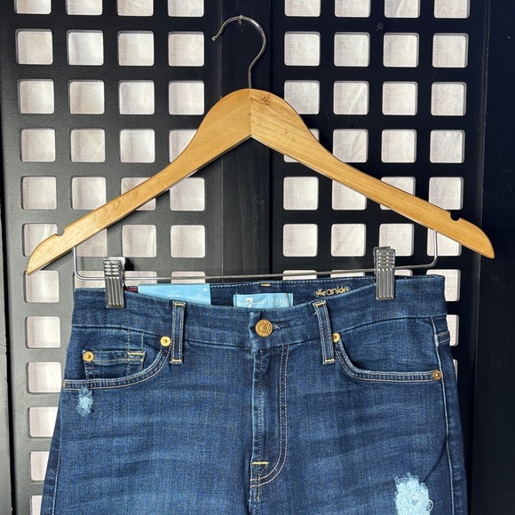 💙7 For All Mankind Blair The Ankle Jeans Women's 28 NWT Dark Wash Distressed💙 - Picture 2 of 16